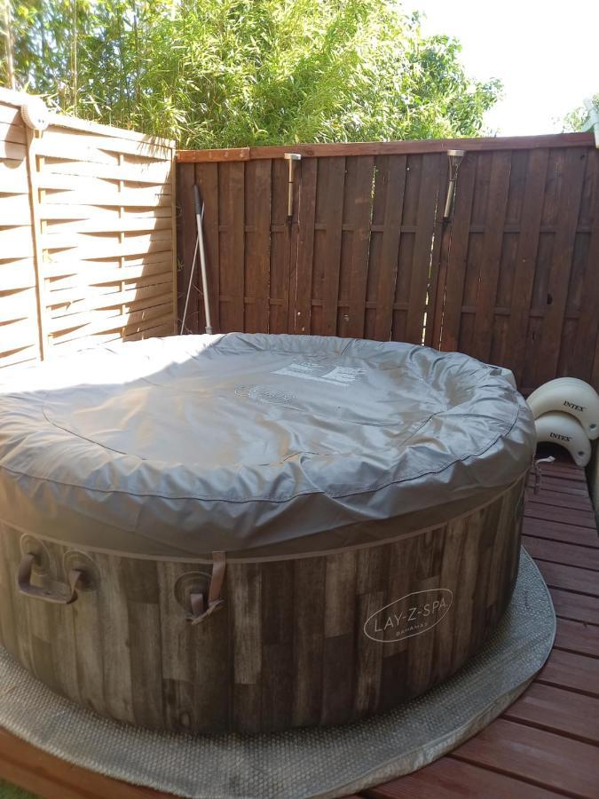 Loft Ambrussum, Jacuzzi, Jardin,Bbq Villa Lunel  Buitenkant foto